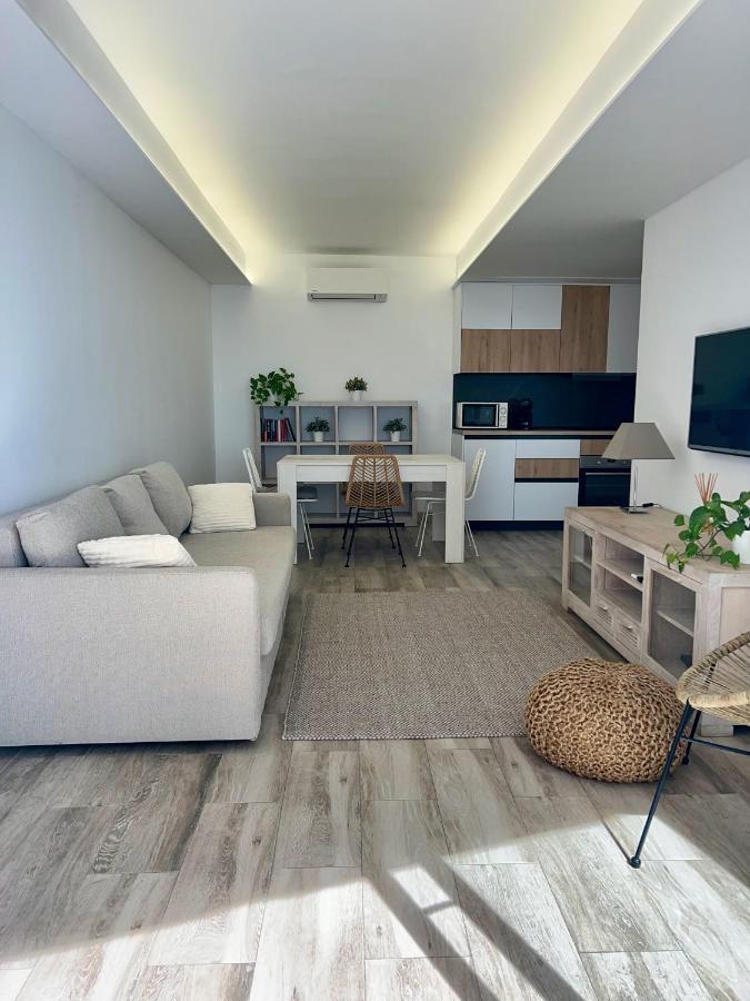 Apartment Paseo Aguadulce  Exterior photo