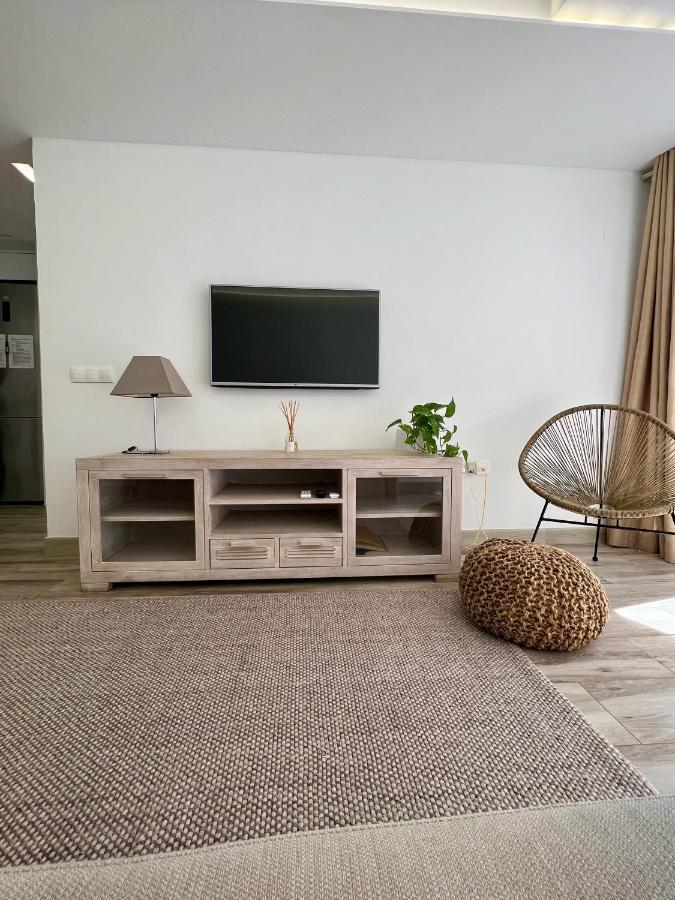 Apartment Paseo Aguadulce  Exterior photo